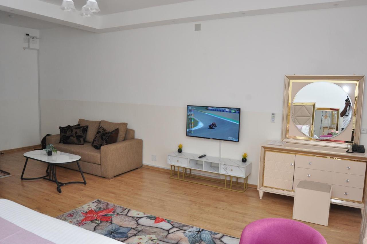 Hotel Sky Blue Mada Alasora Экстерьер фото
