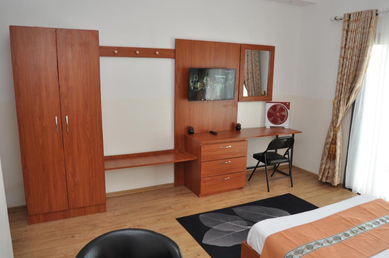 Hotel Sky Blue Mada Alasora Экстерьер фото