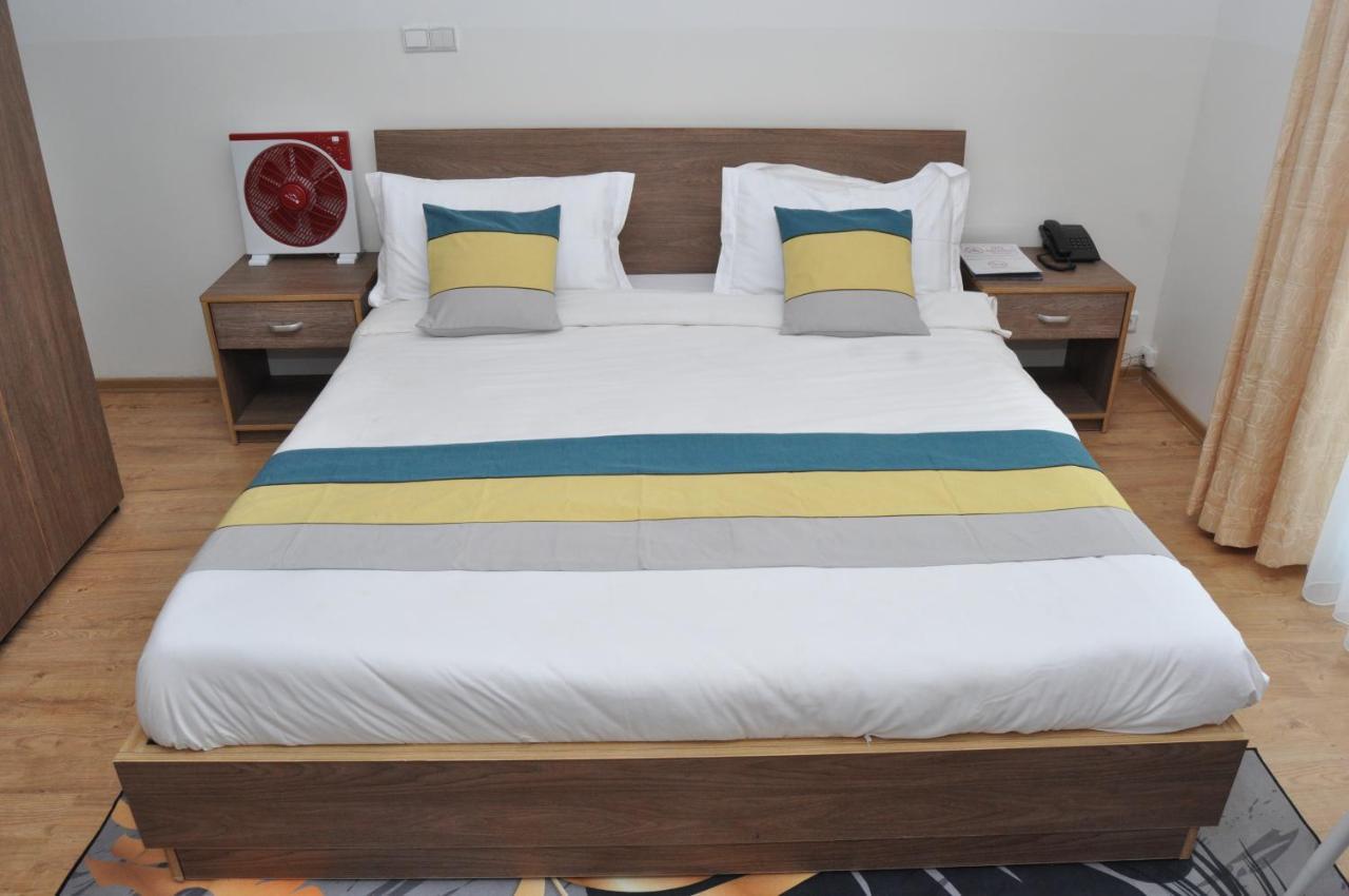 Hotel Sky Blue Mada Alasora Экстерьер фото