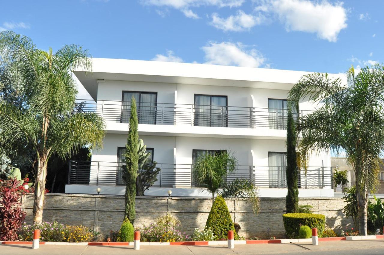 Hotel Sky Blue Mada Alasora Экстерьер фото