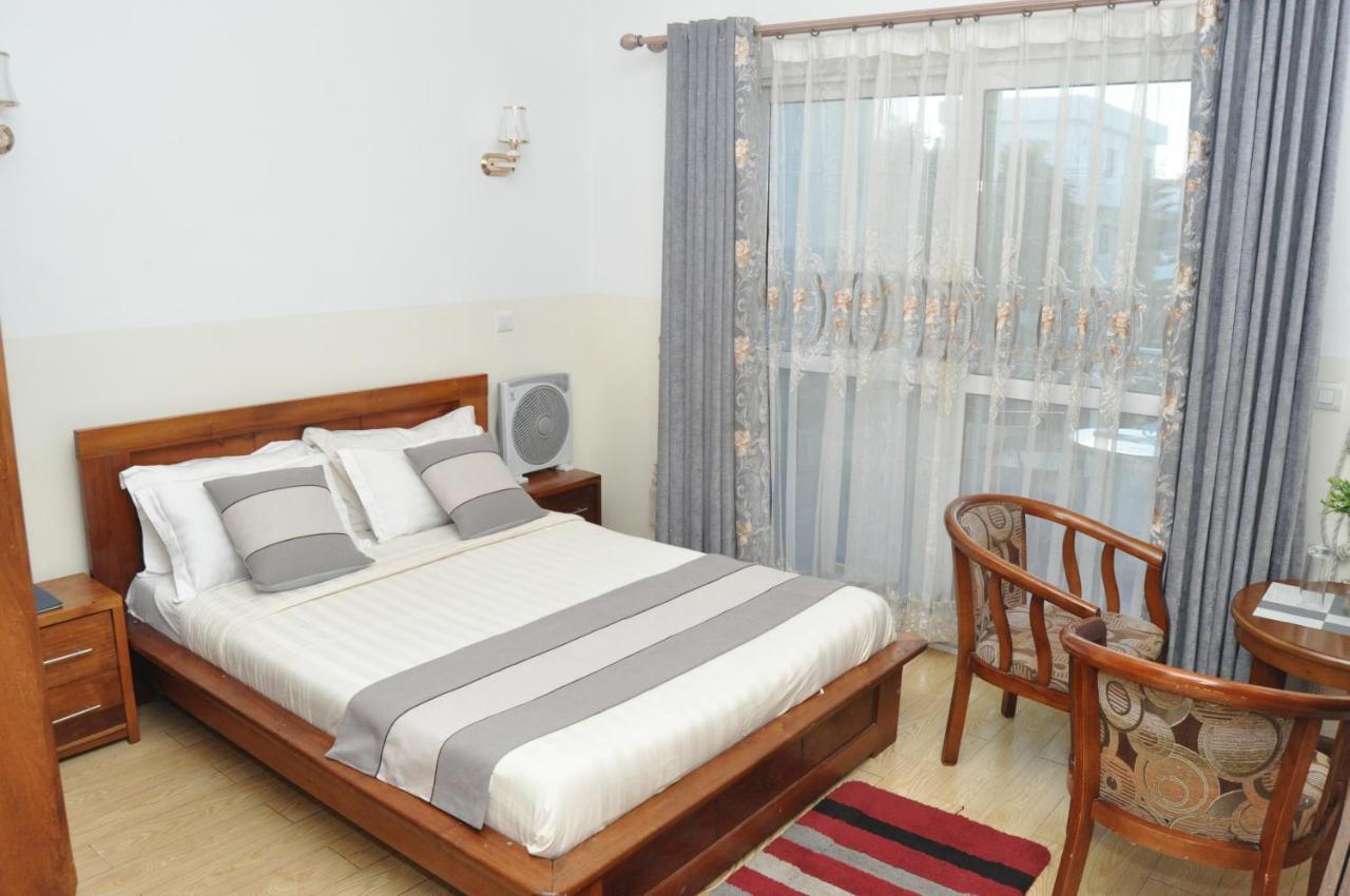 Hotel Sky Blue Mada Alasora Экстерьер фото